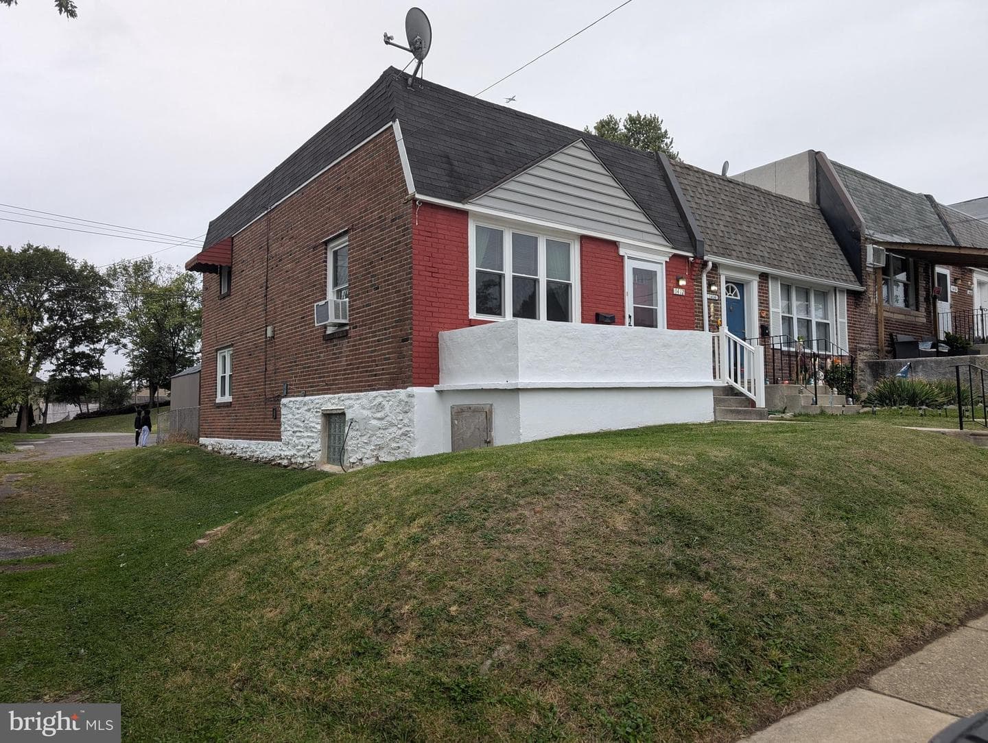 1412 Simpson Street photo 3