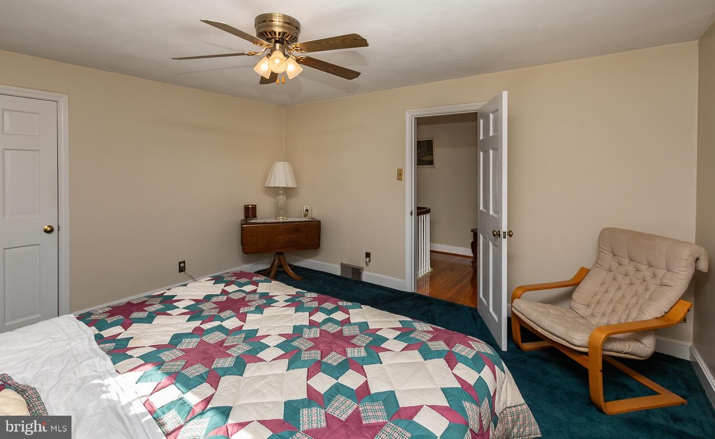 6 N Lexington Avenue photo 30