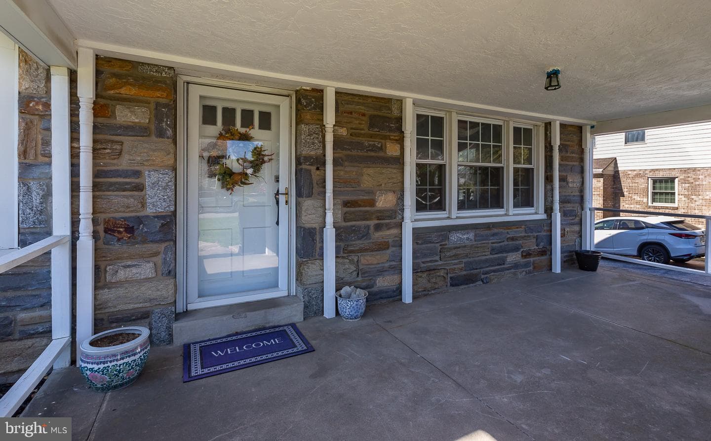 6 N Lexington Avenue photo 40