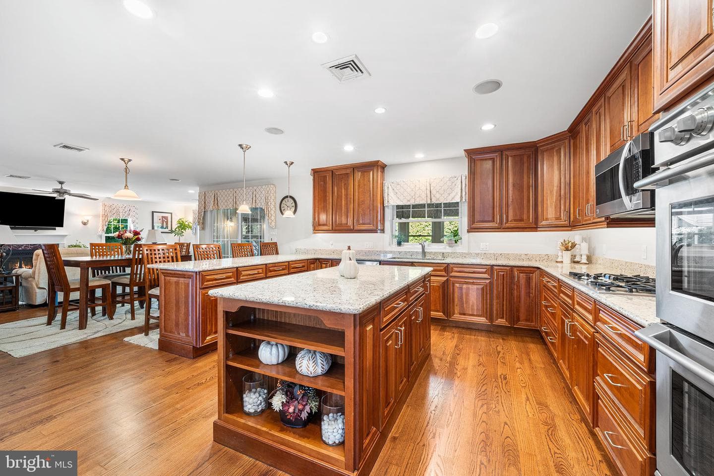 524 Sagamore Road photo 11