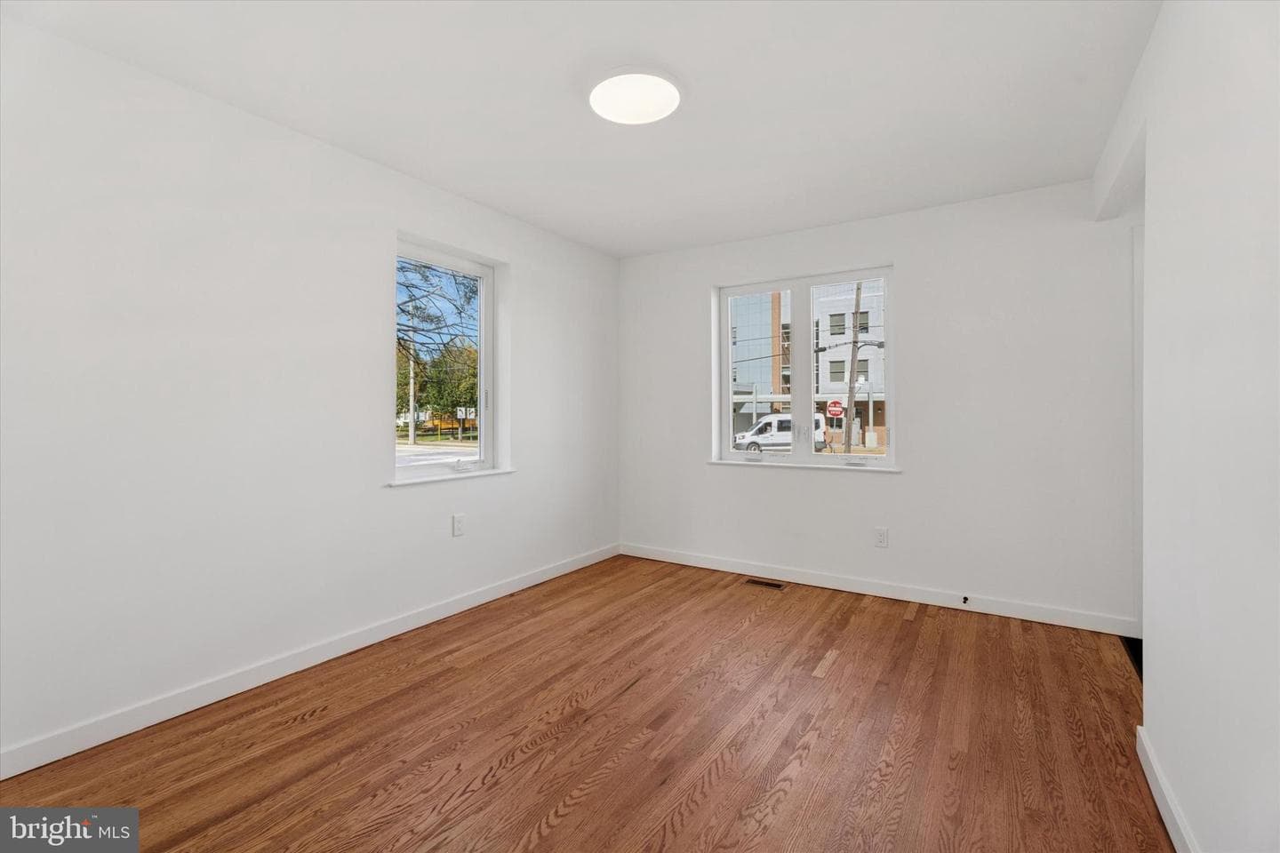 636 S Eagle Road photo 11