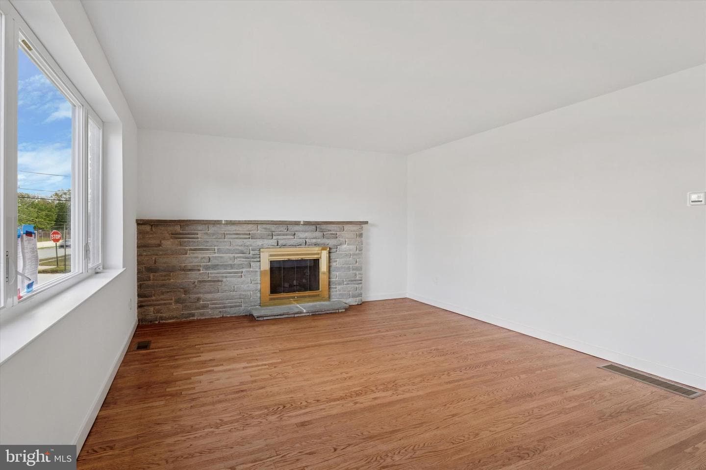 636 S Eagle Road photo 3