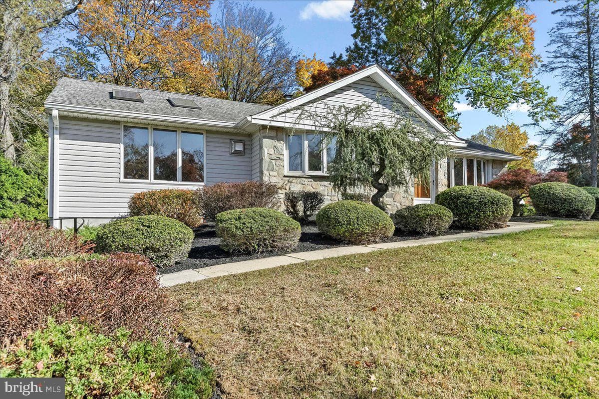 809 Ellis Avenue photo 39