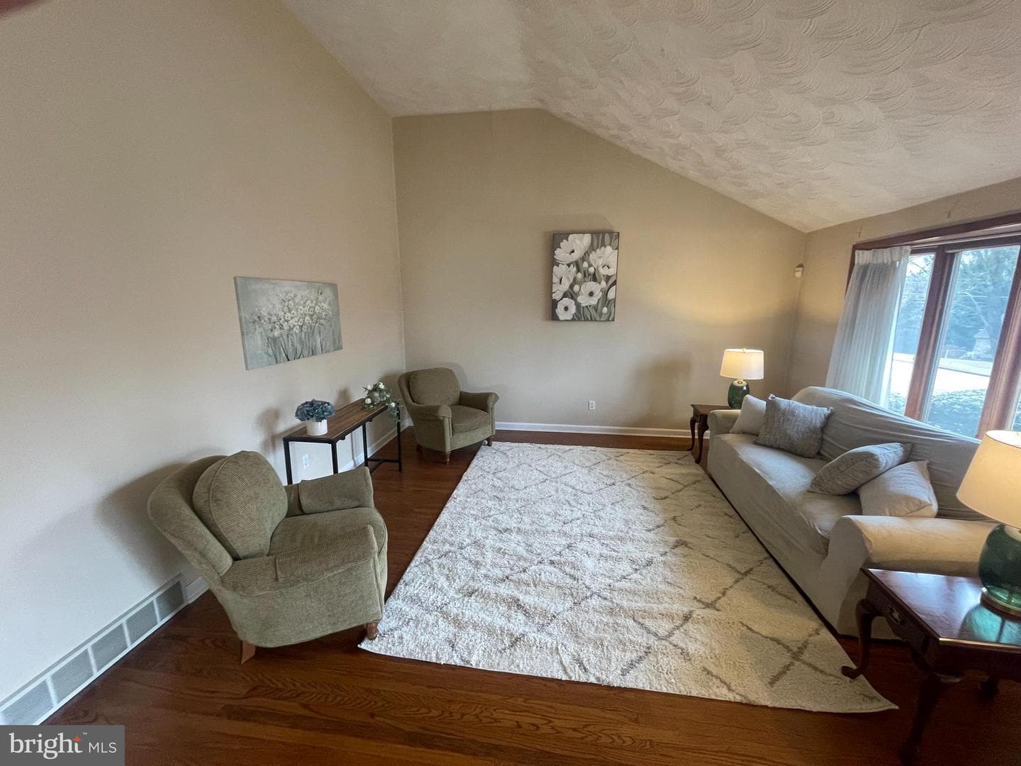 809 Ellis Avenue photo 4