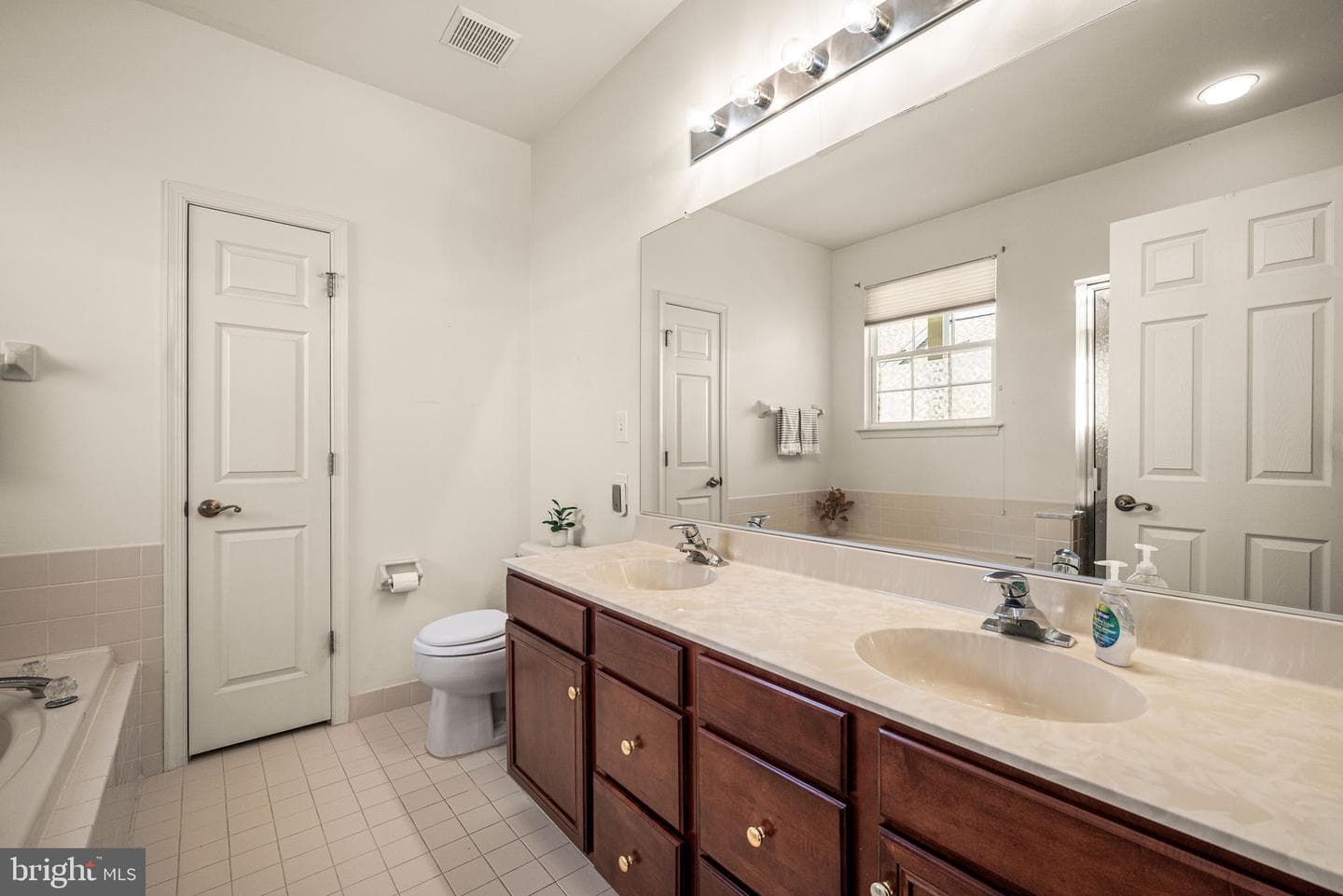 603 W Gray Fox Lane photo 14