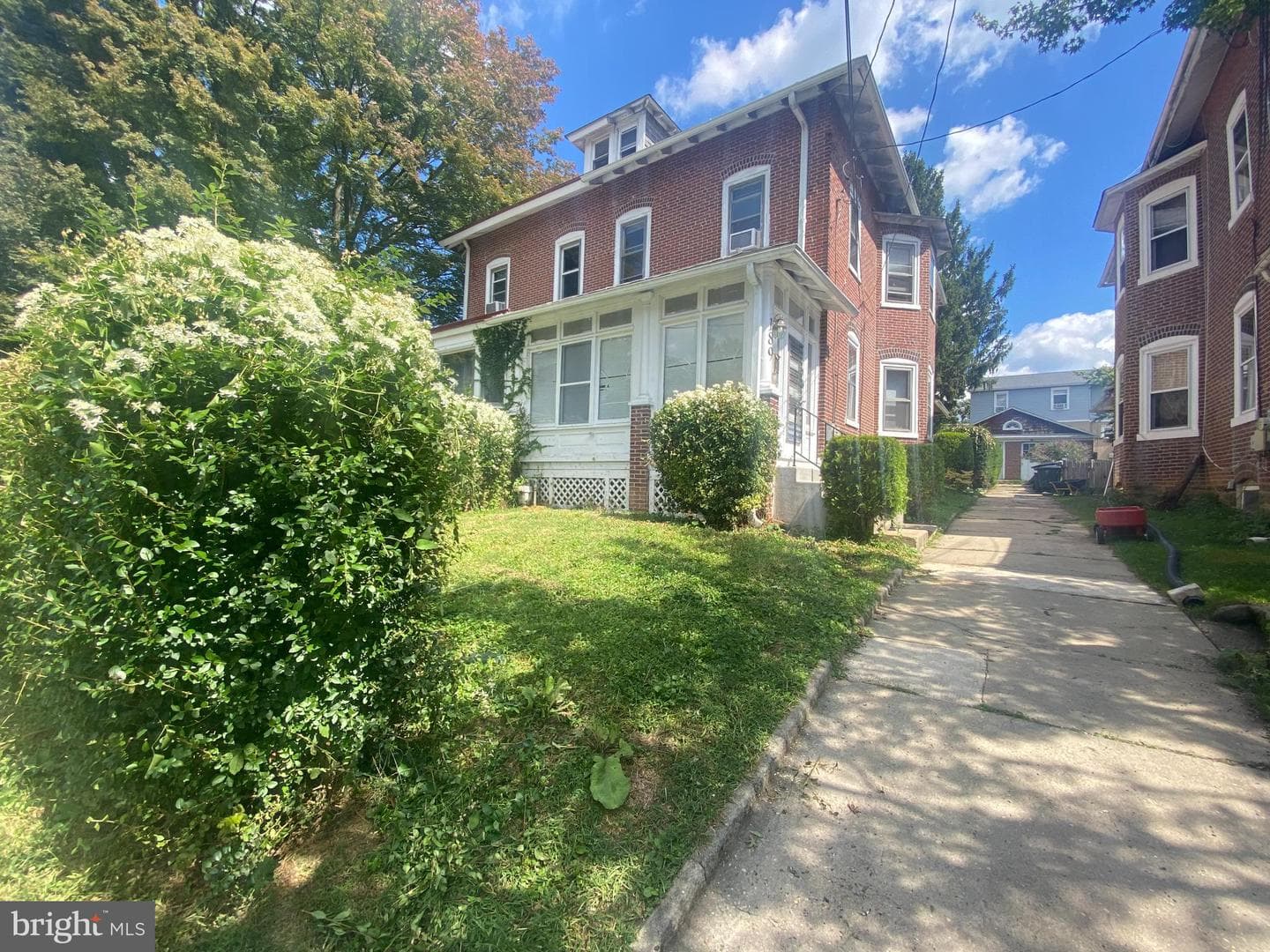 189 Meredith Avenue photo 1