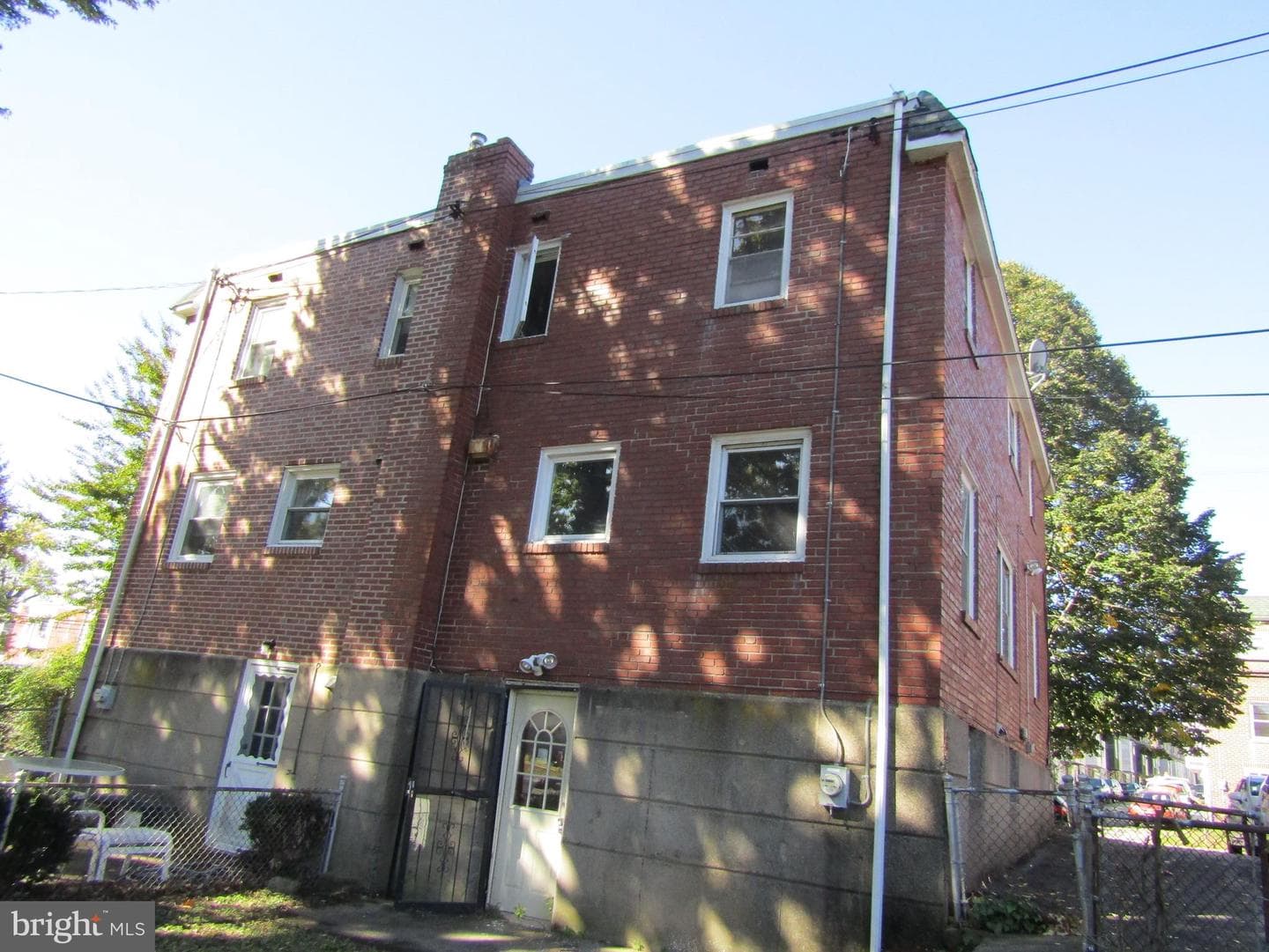 421 Poplar Street photo 4