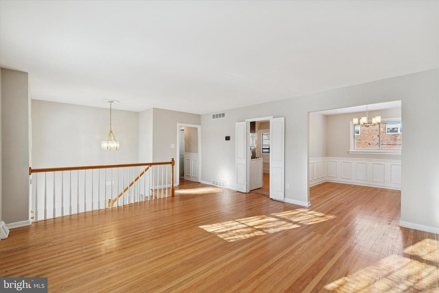 709 Avondale Lane photo 4