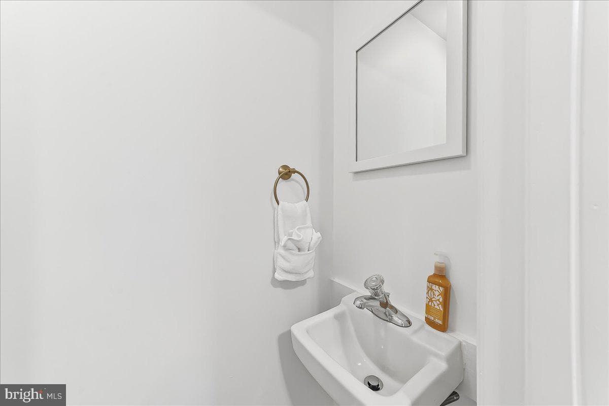 929 Crystle Road photo 8