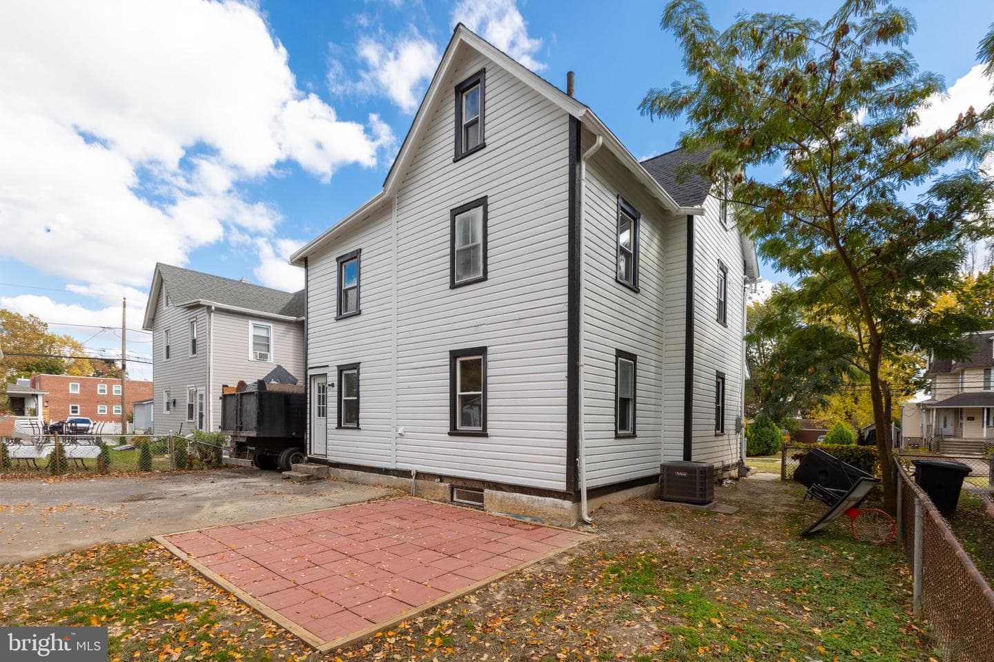 605 Andrews Avenue photo 39