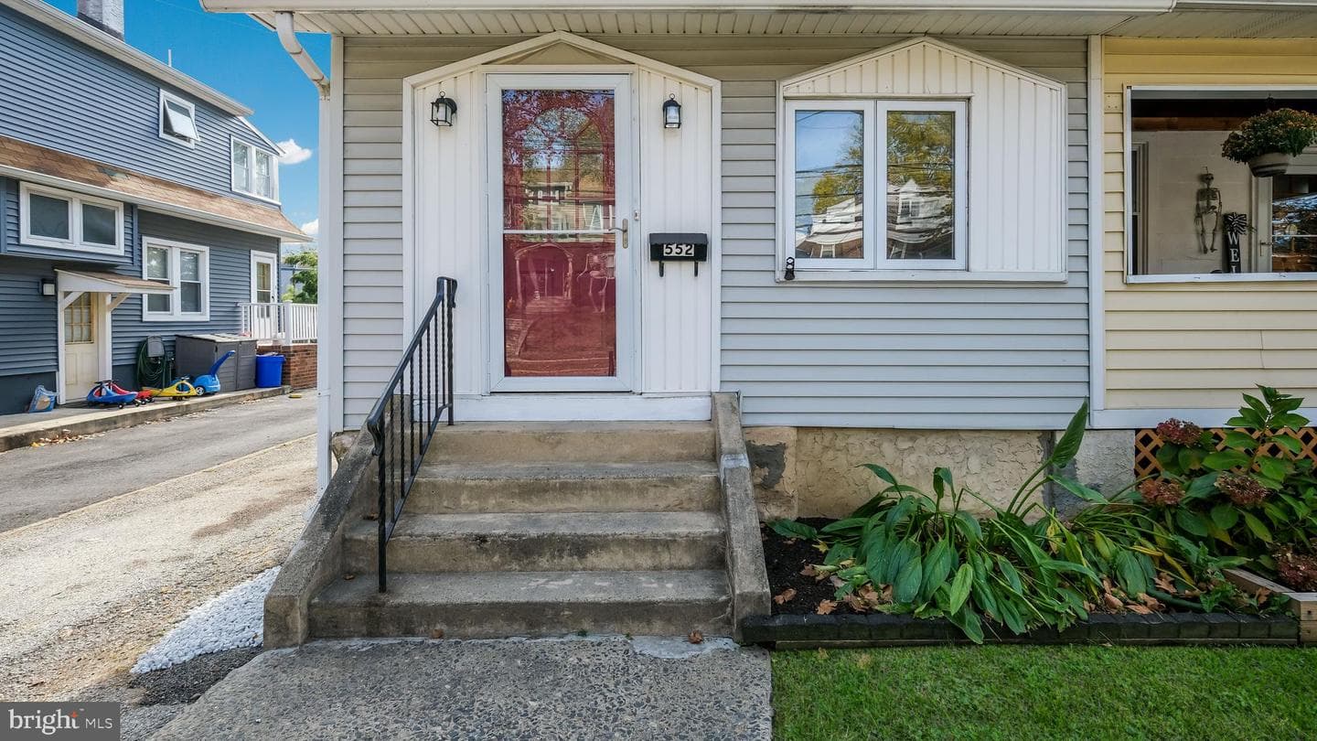 552 9th Avenue photo 2