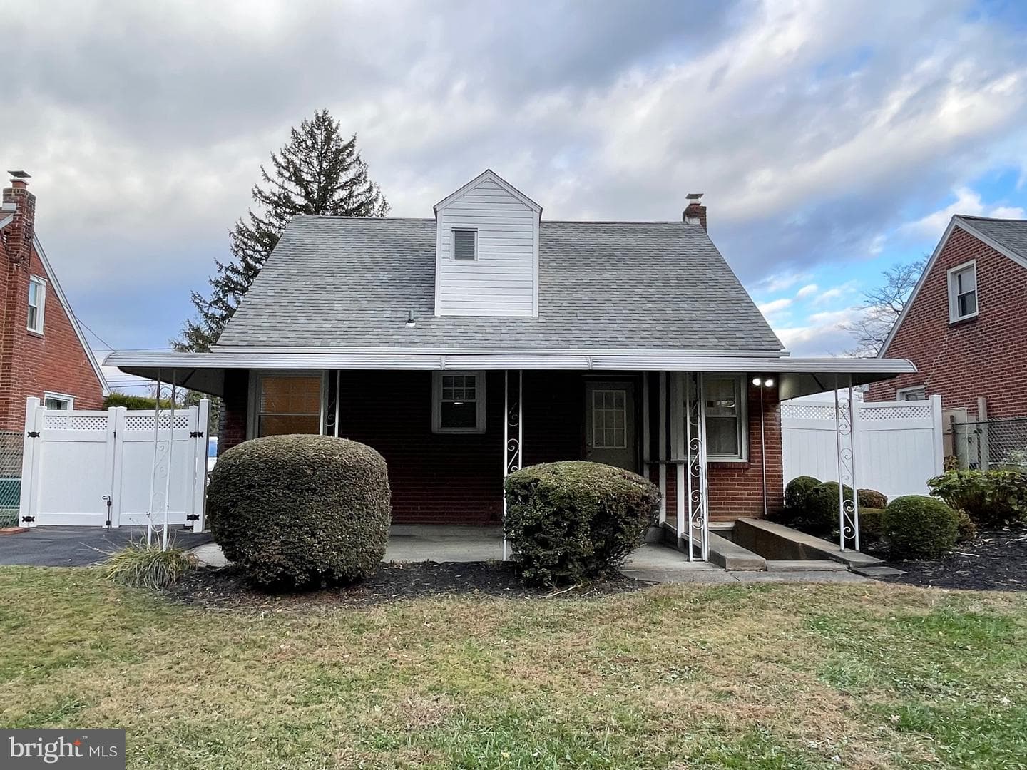 650 E Leamy Avenue photo 17