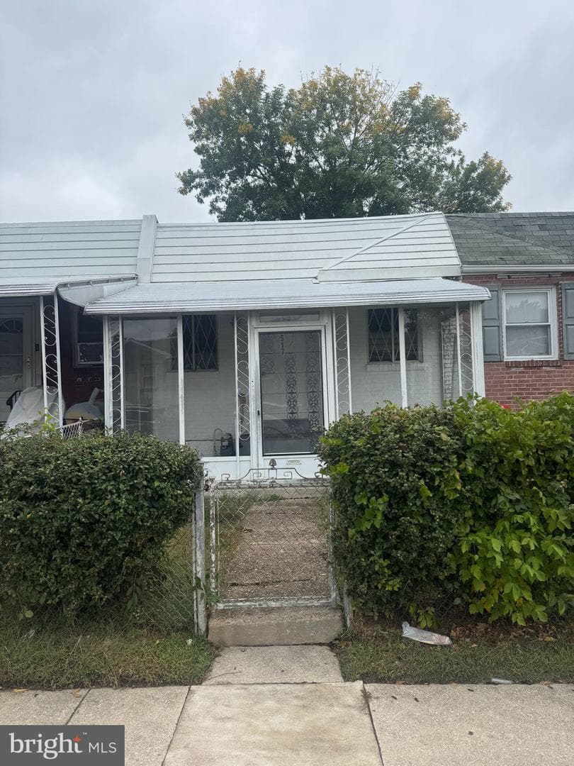 917 Pine Road photo 1