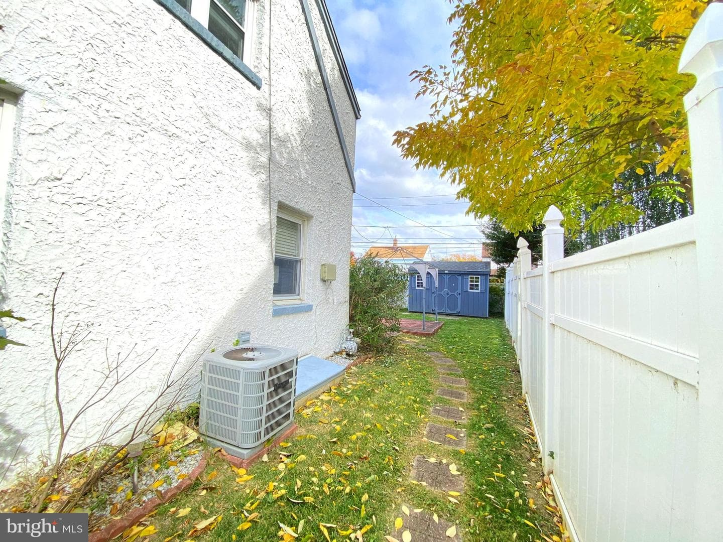 880 Quaint Street photo 19