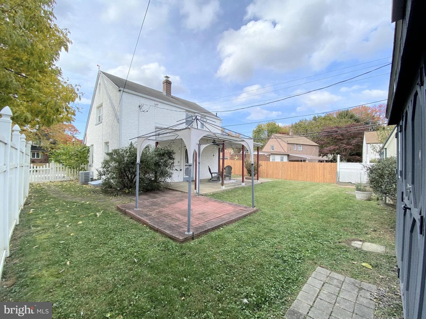 880 Quaint Street photo 24