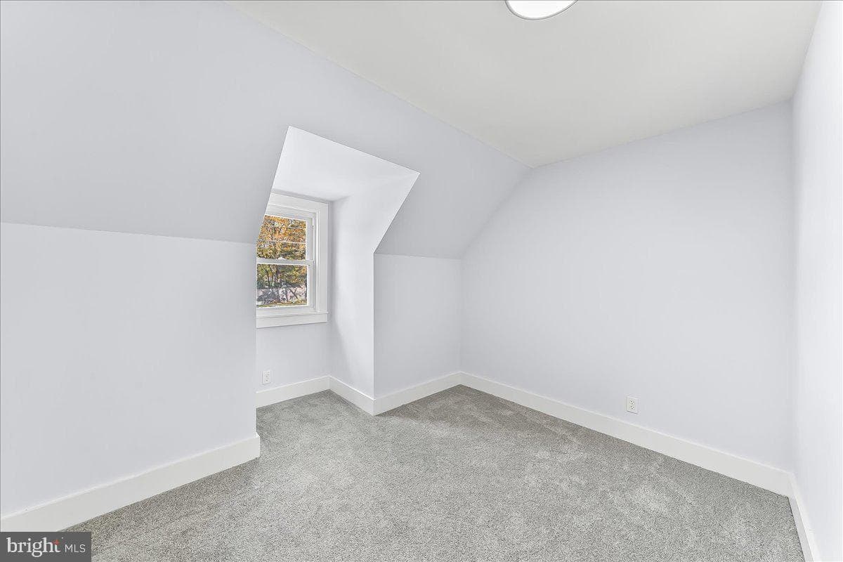 222 N Overhill Road photo 20