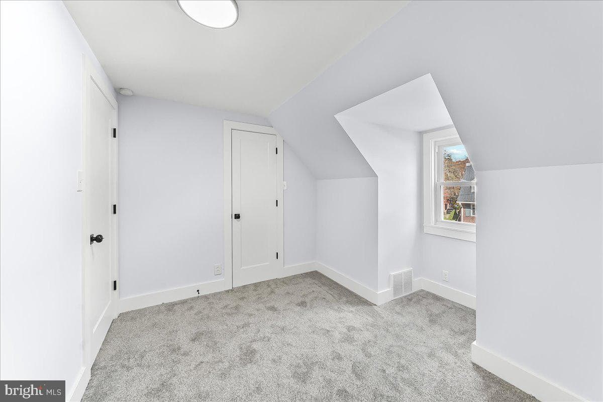 222 N Overhill Road photo 21