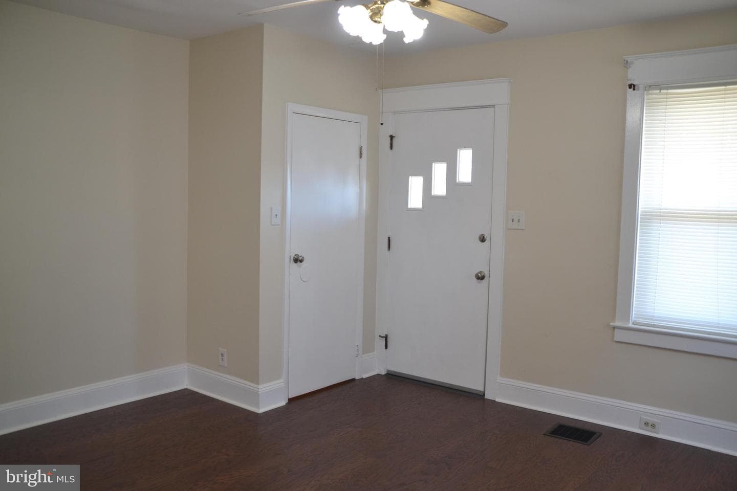 162 Burmont Rd photo 11