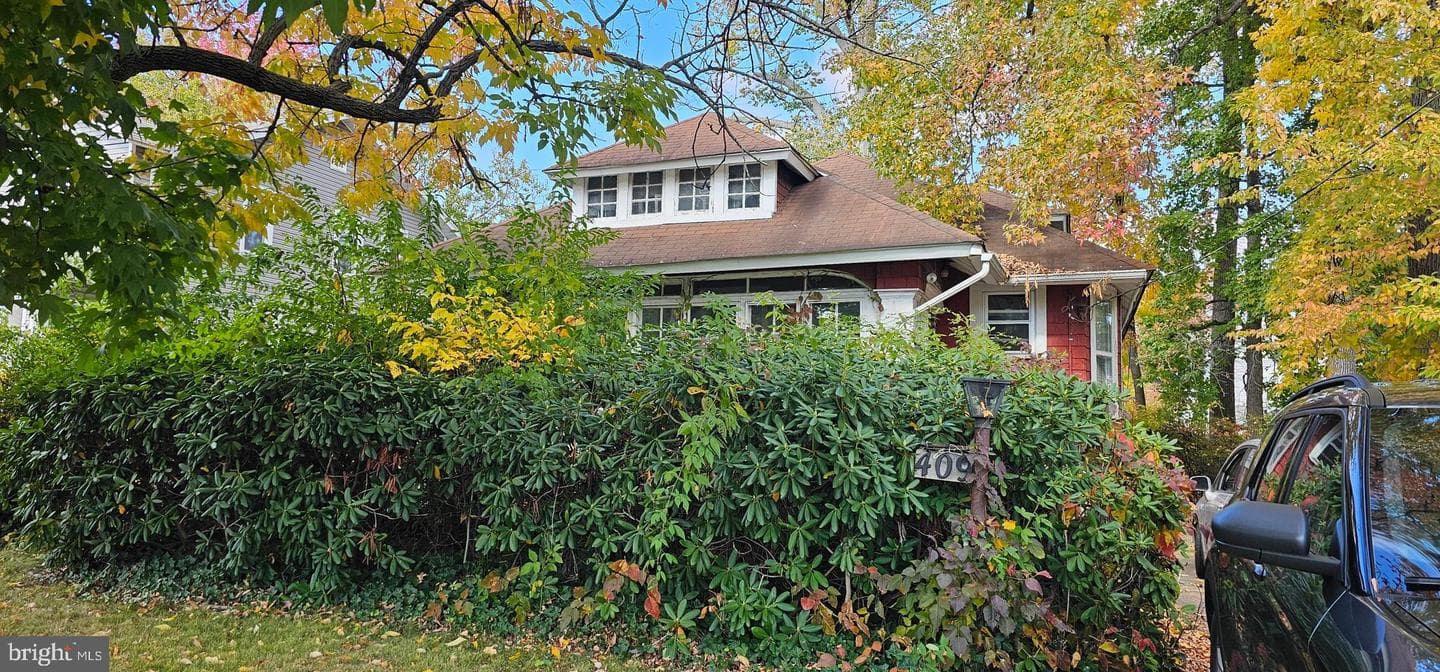 409 Urban Avenue photo 2