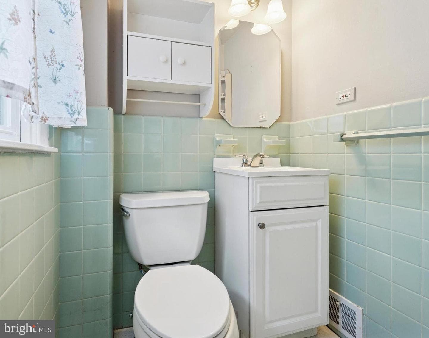 11 Linden Drive photo 17