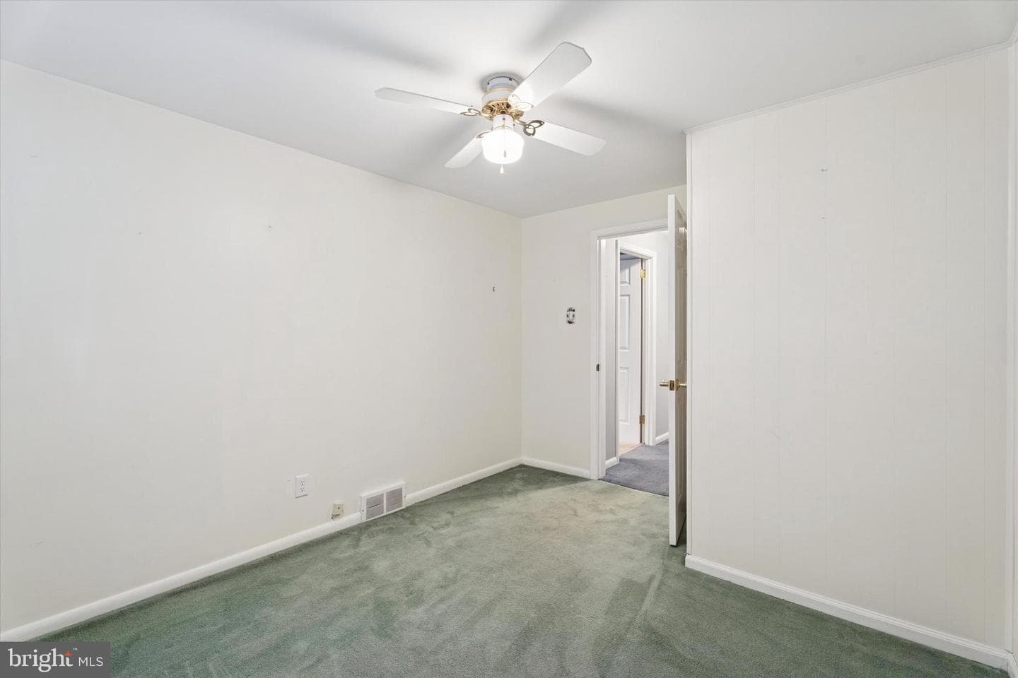 11 Linden Drive photo 22