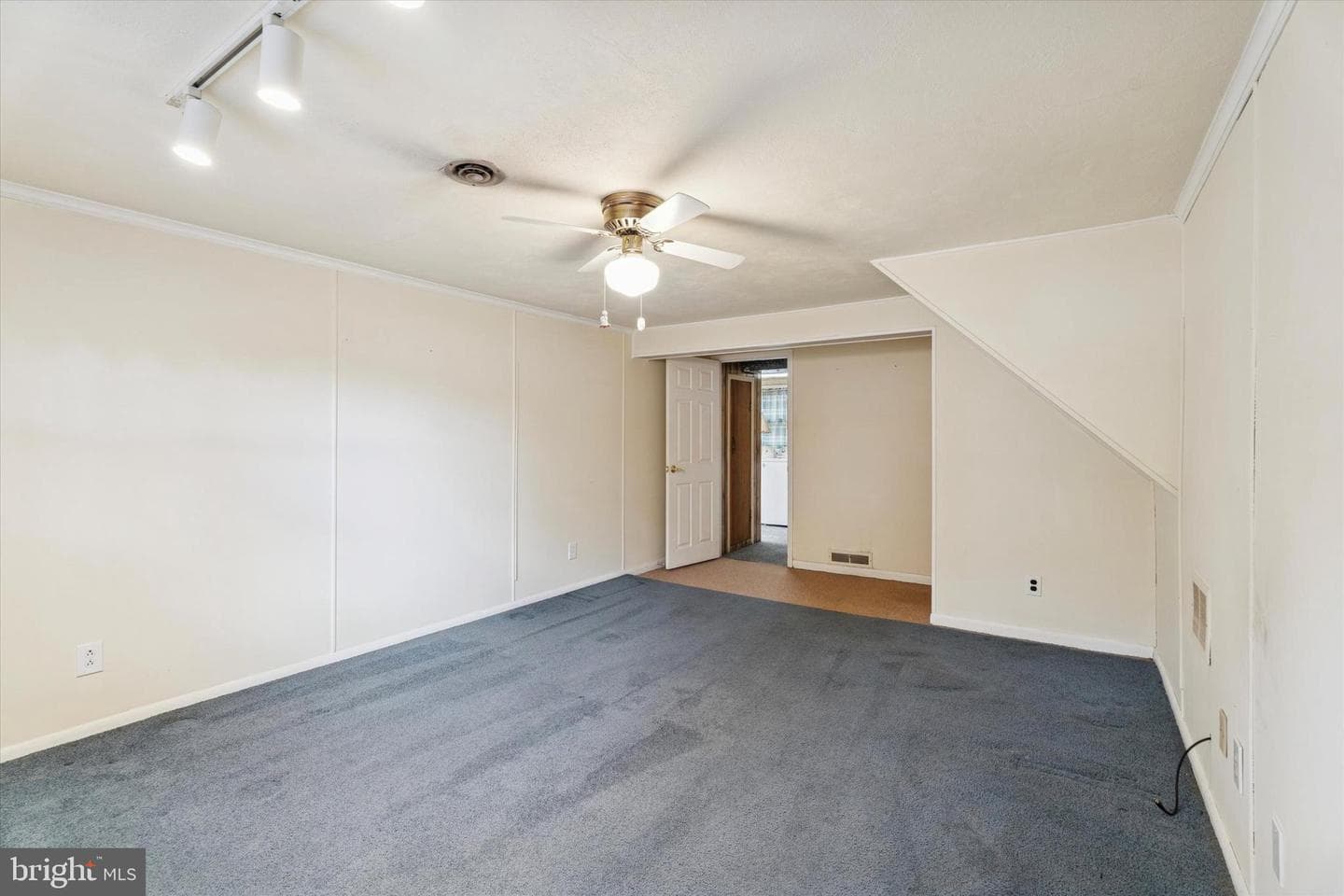 11 Linden Drive photo 25