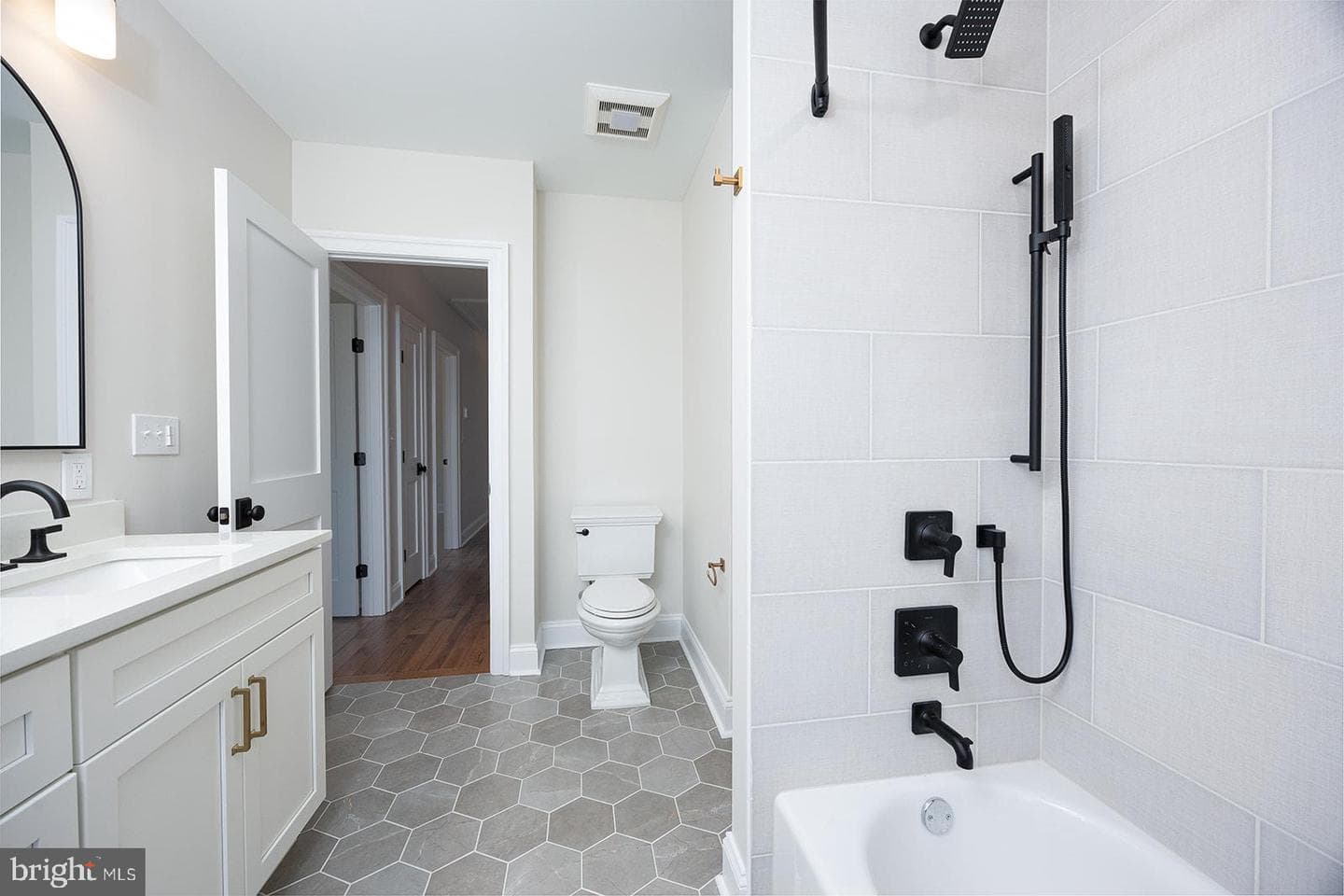 607 Summer Street photo 27
