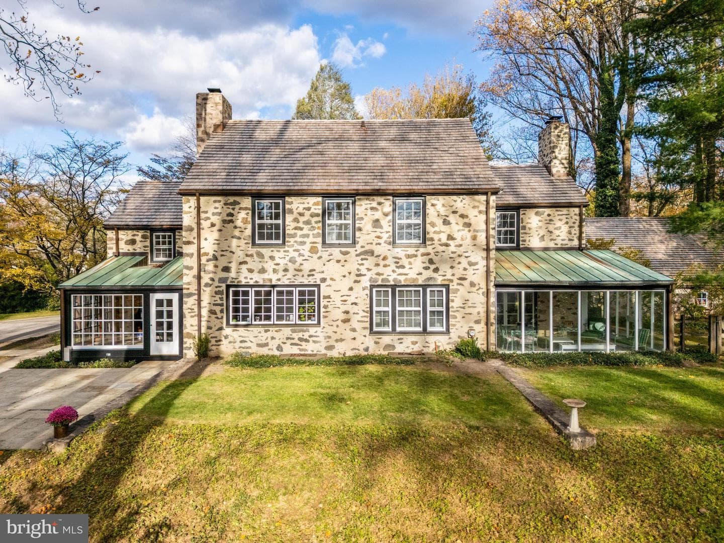 188 Abrahams Lane photo 3