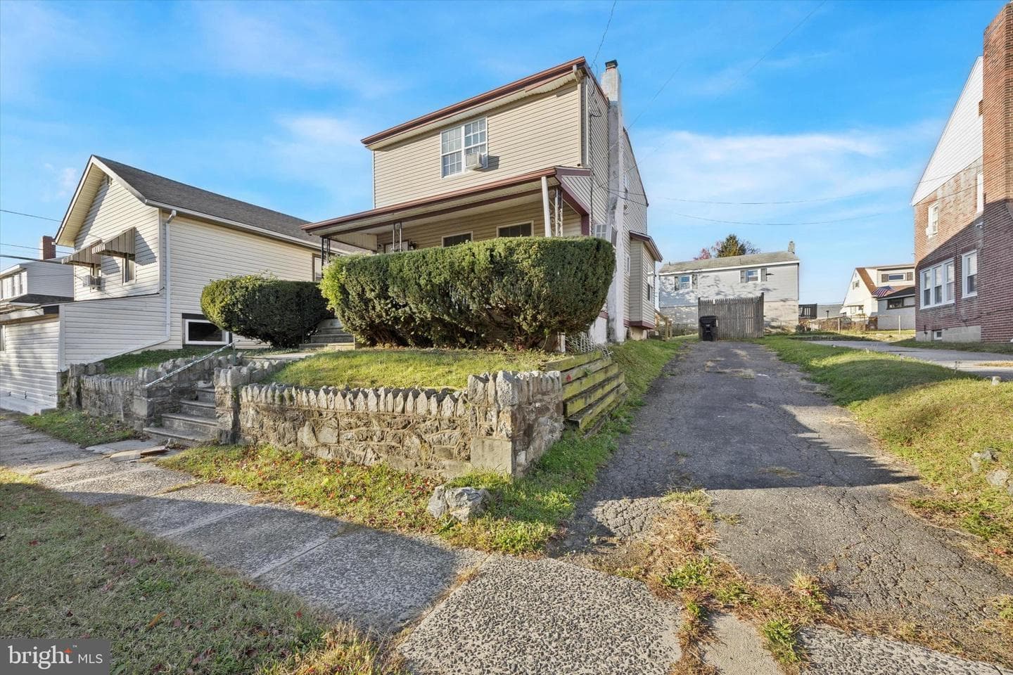 1004 Sunset Street photo 1