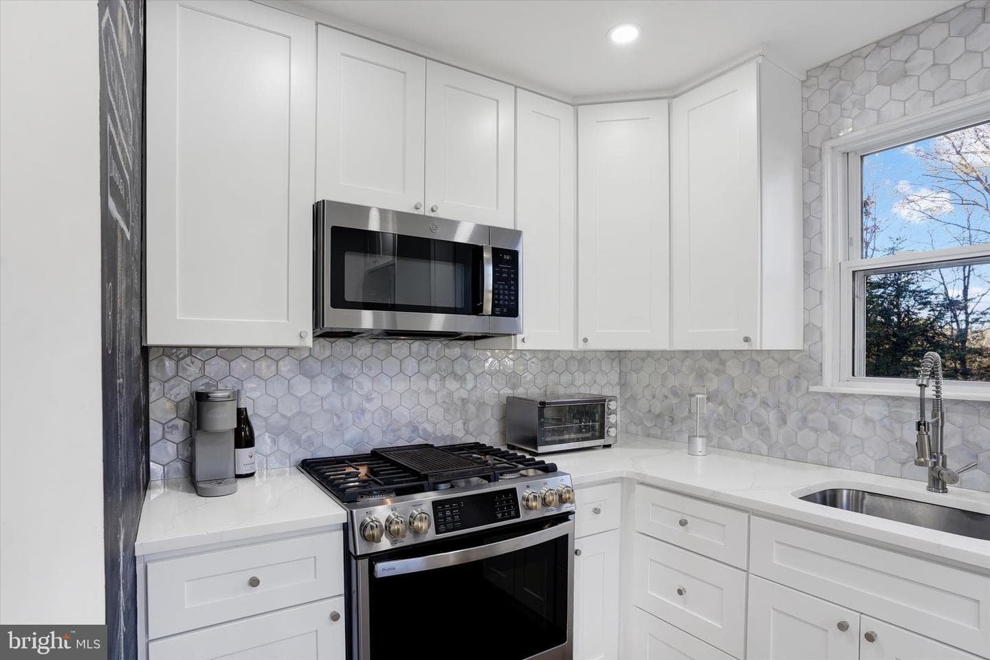 54 Sterner Avenue photo 10
