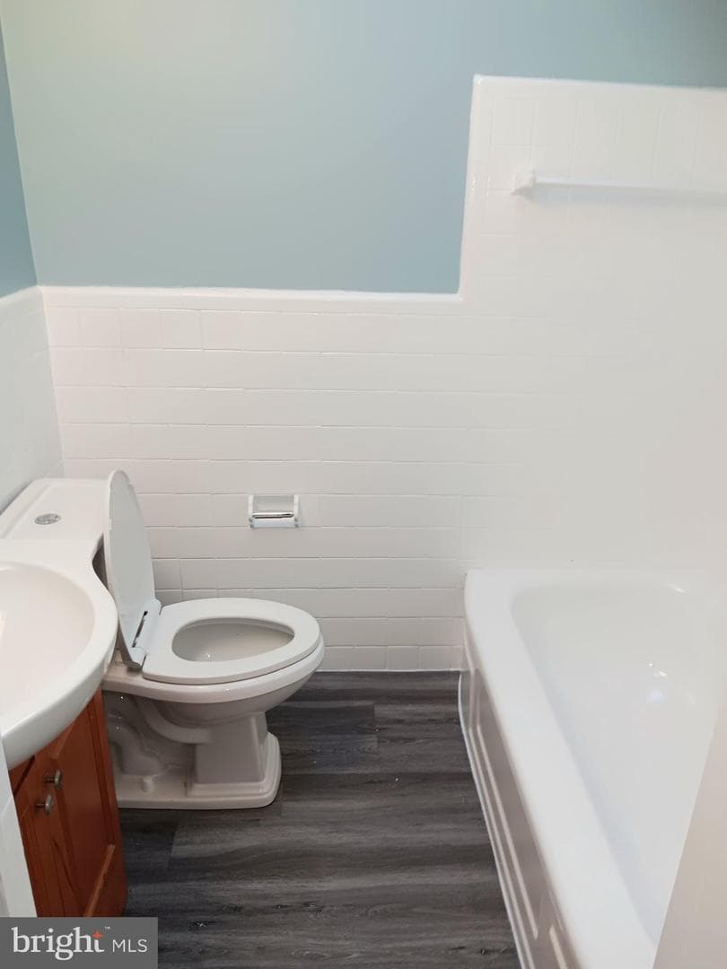 1027 Windsor Road photo 16