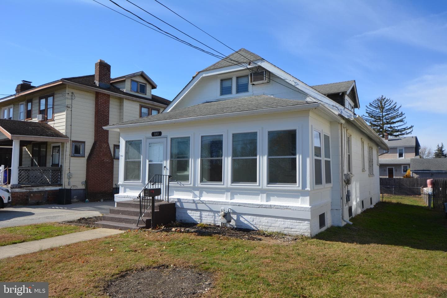100 E Roland Road photo 1