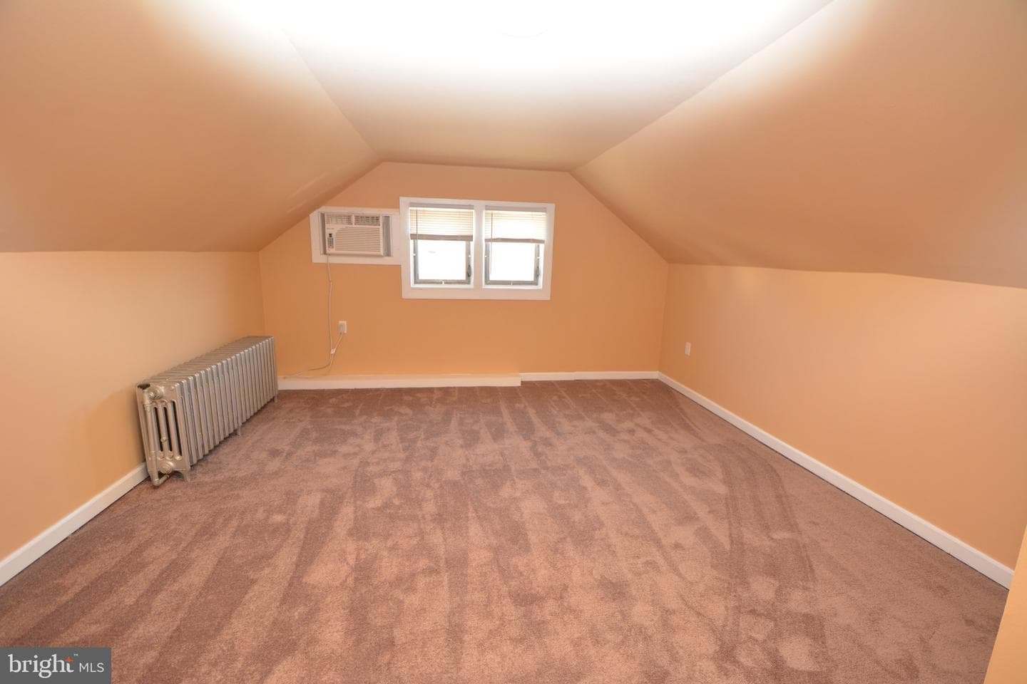 100 E Roland Road photo 10