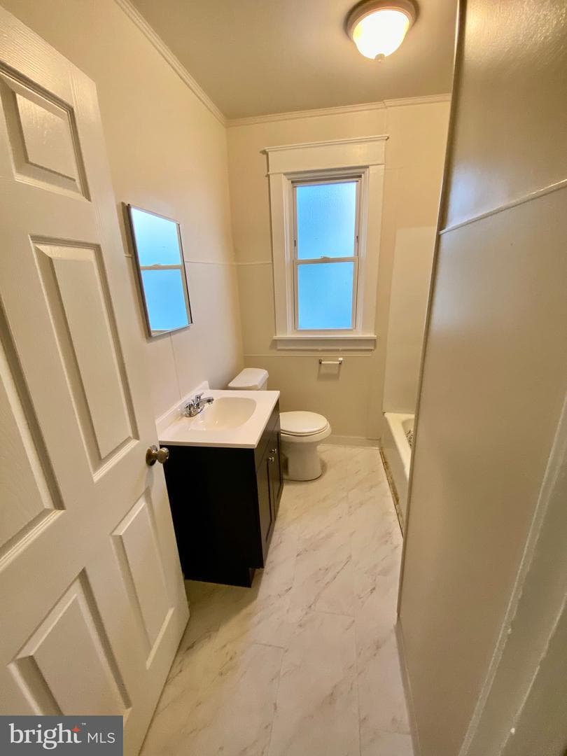100 E Roland Road photo 9