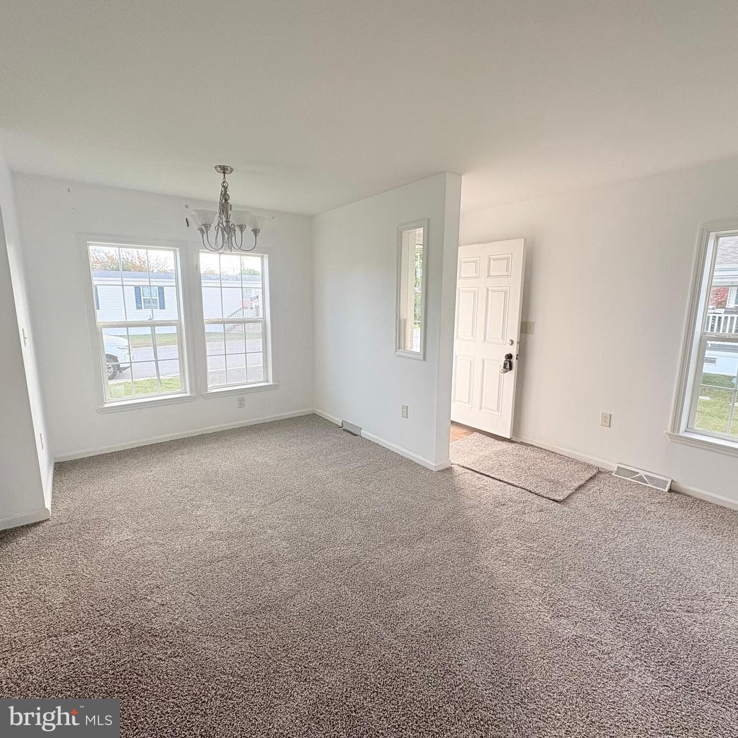 312 Winterset Road photo 8