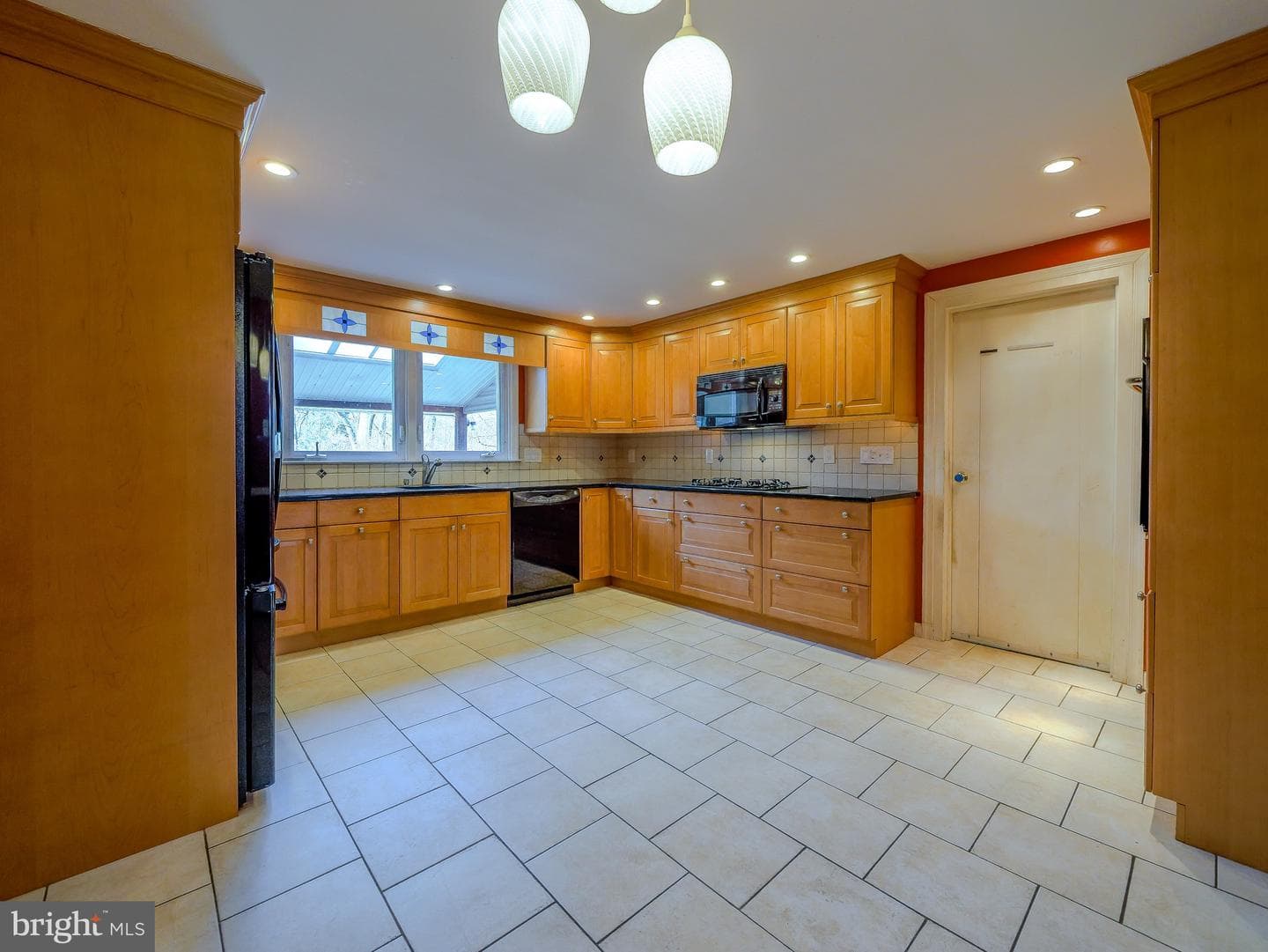 2500 Grant Road photo 15