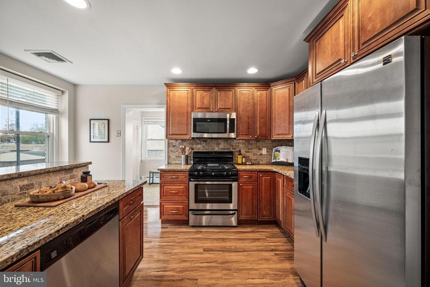 2528 Rosemont Avenue photo 15