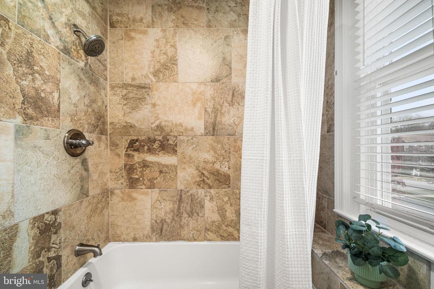 2528 Rosemont Avenue photo 21
