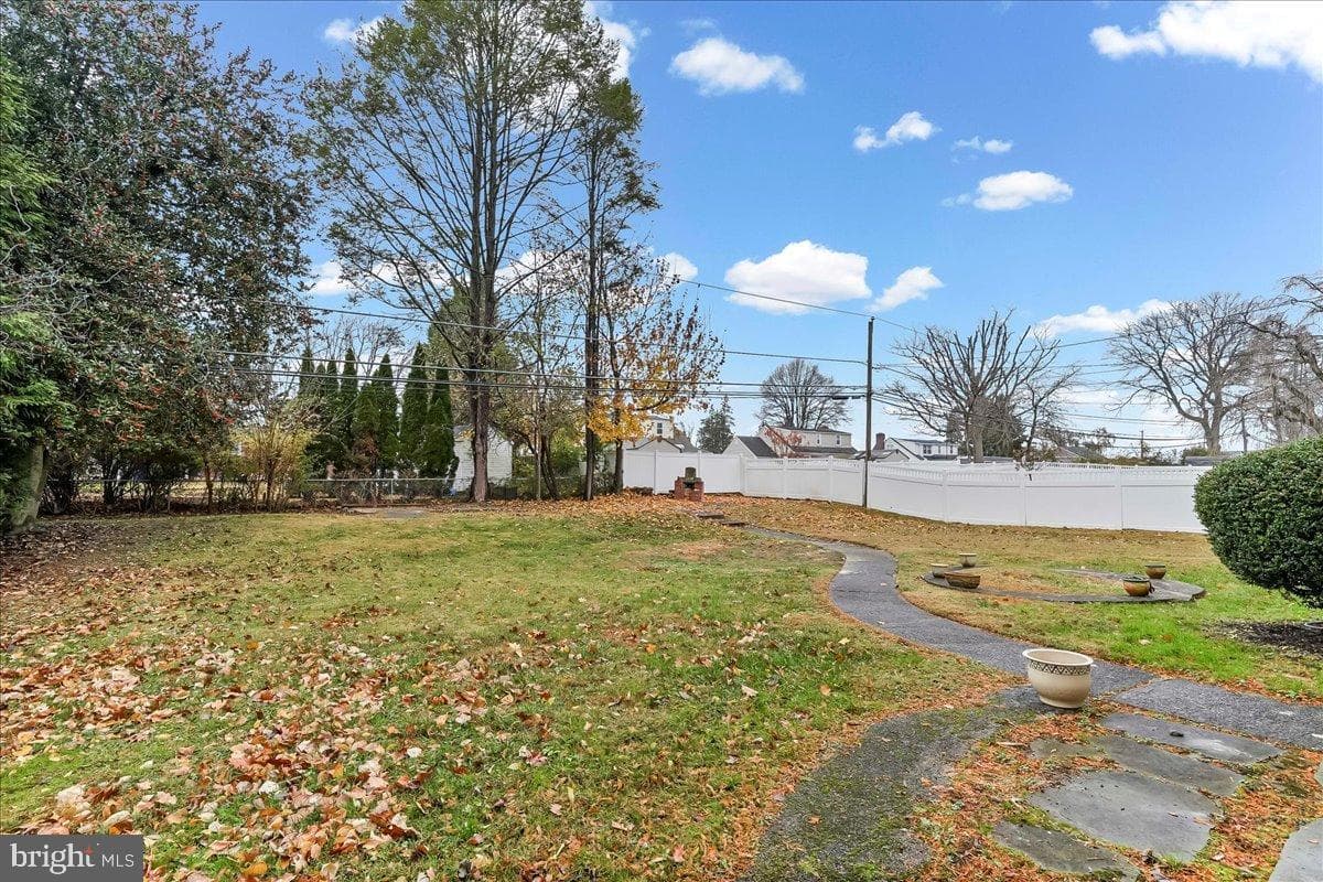 310 Lewis Road photo 2