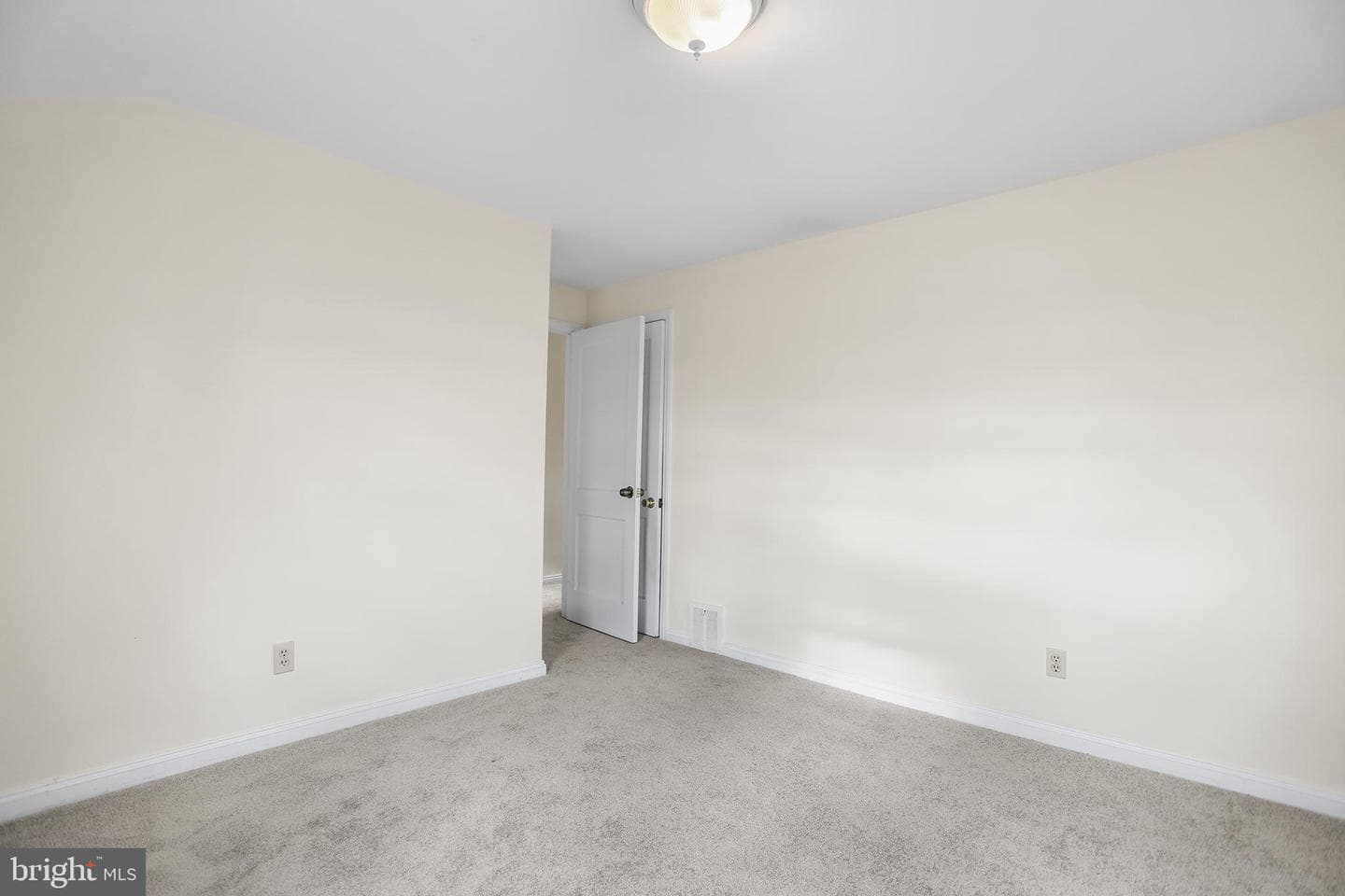 357 Cedar Avenue photo 14