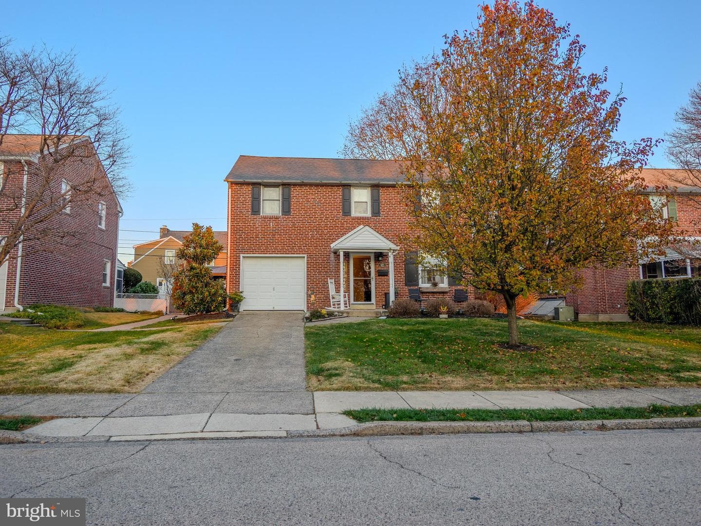 921 Addingham Avenue photo 2