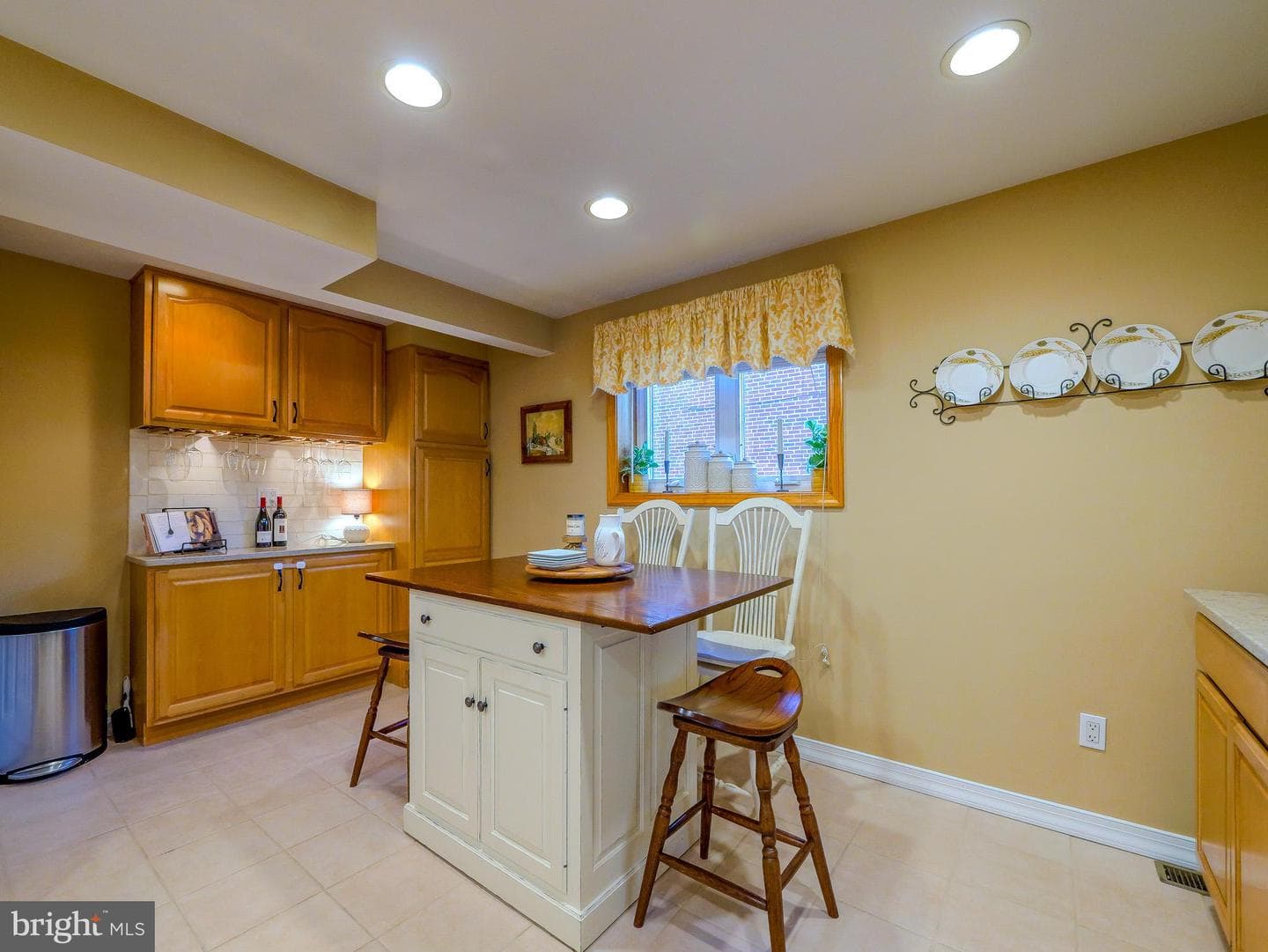 921 Addingham Avenue photo 22