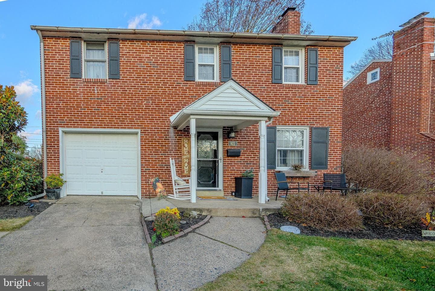 921 Addingham Avenue photo 3