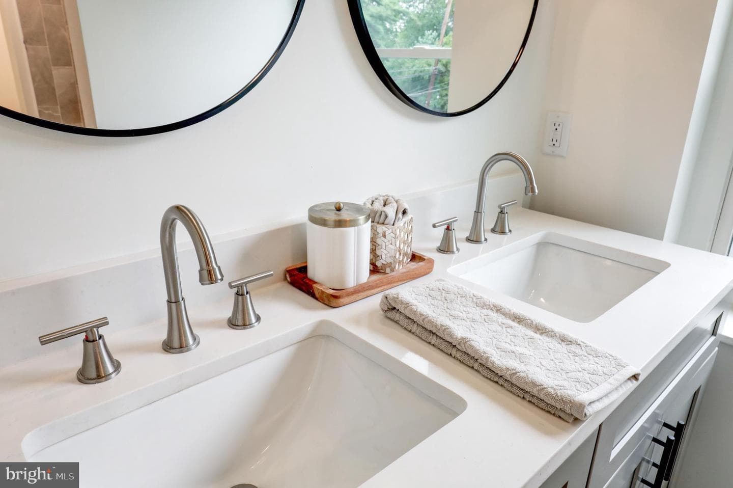 258 Lee Circle photo 32