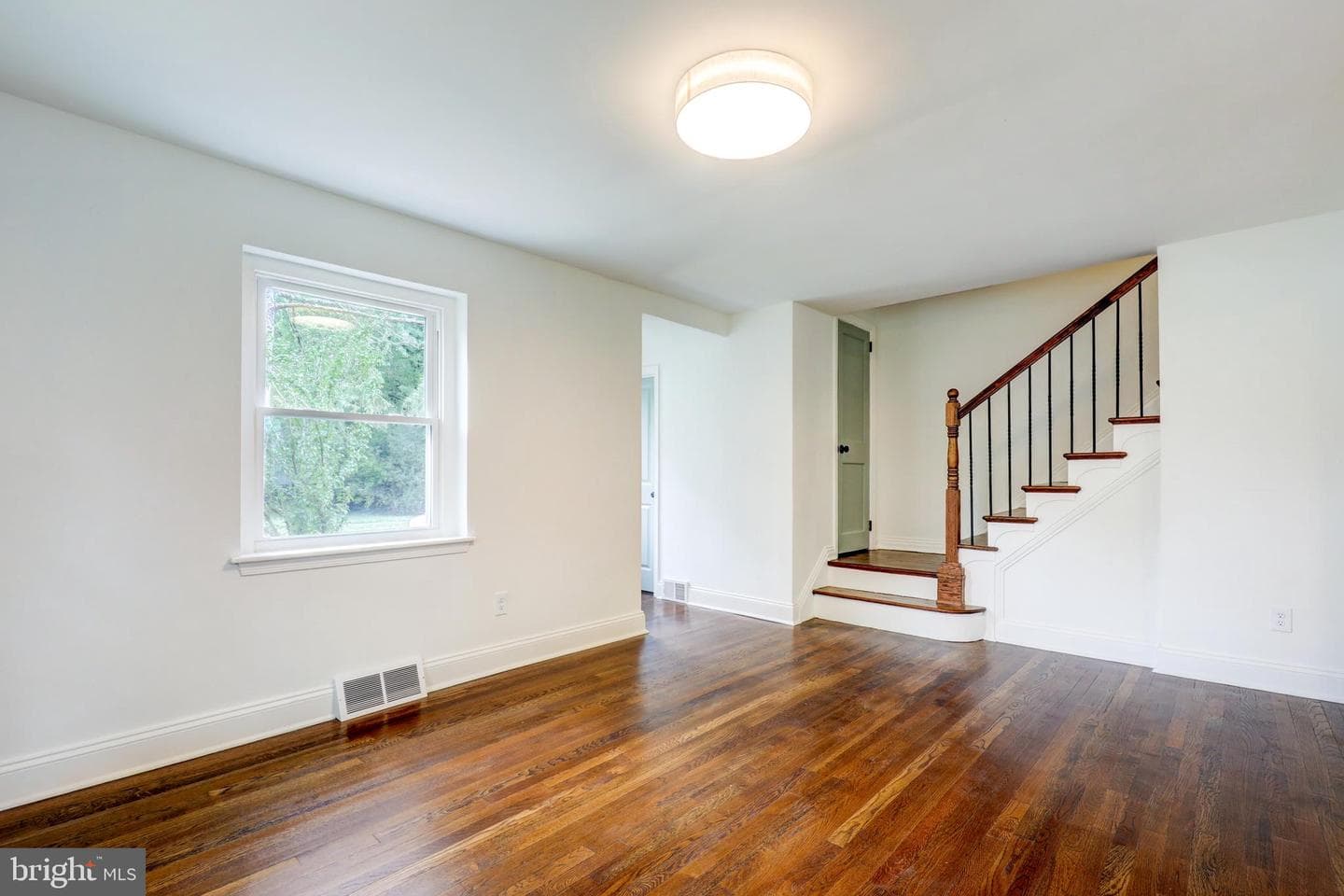258 Lee Circle photo 4