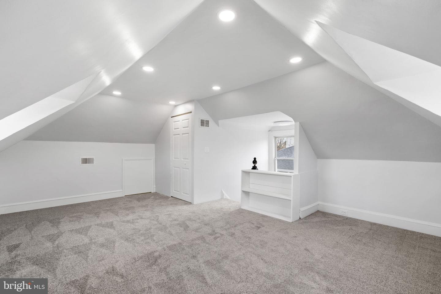 934 12th Avenue photo 32