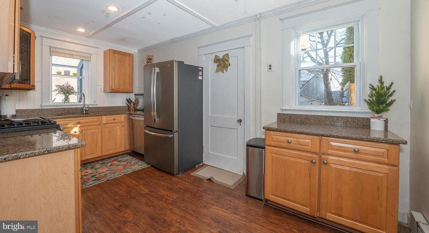 139 Campbell Avenue photo 13