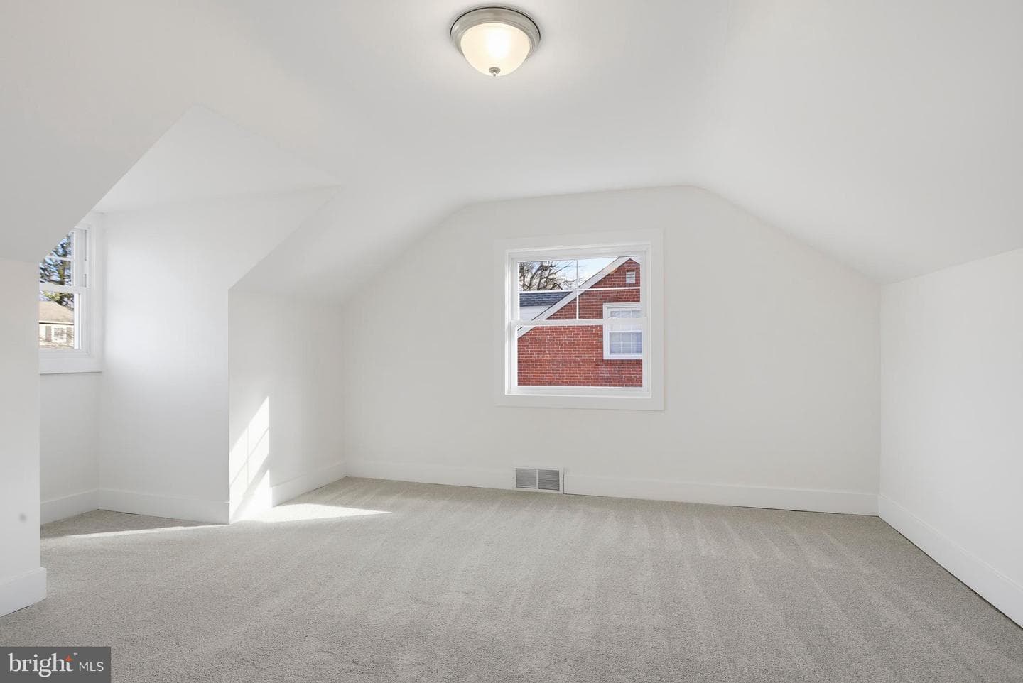 338 Wayne Avenue photo 18