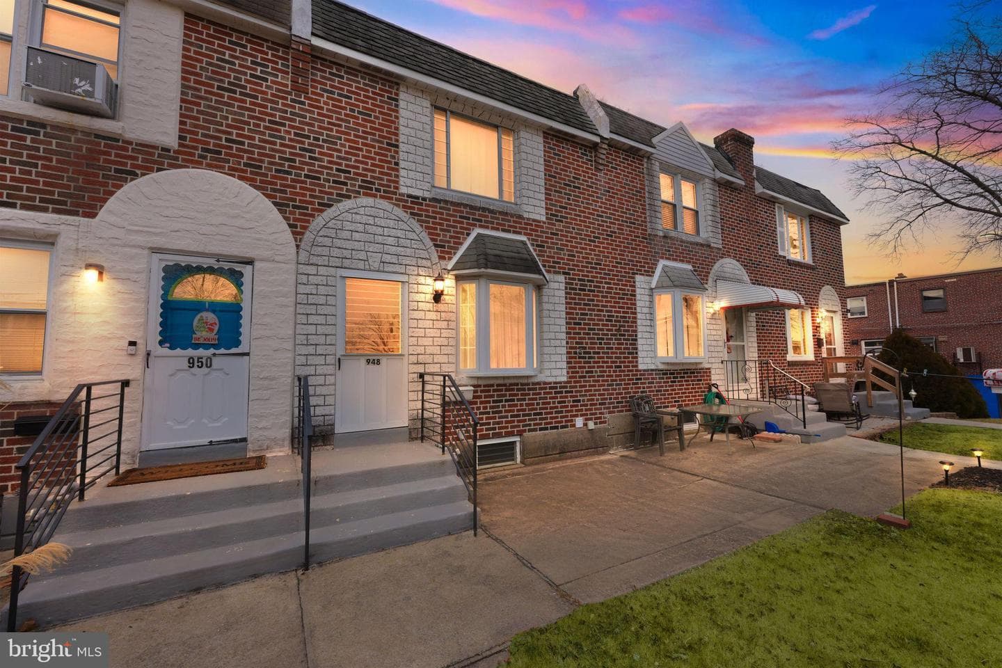 948 Grant Road photo 3