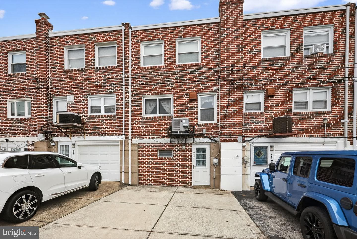 948 Grant Road photo 4